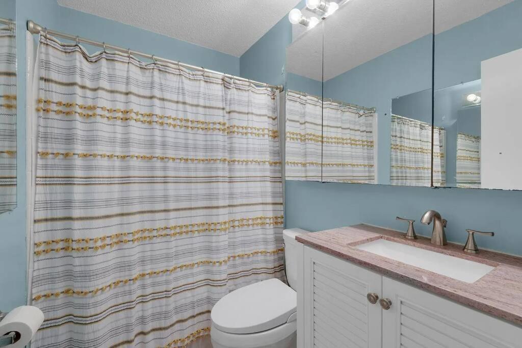 Quiet Relaxing Home - Close To Downtown & Beach 4Br-2Bt ペンサコーラ エクステリア 写真