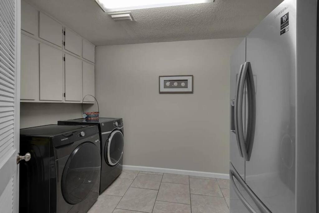 Quiet Relaxing Home - Close To Downtown & Beach 4Br-2Bt ペンサコーラ エクステリア 写真