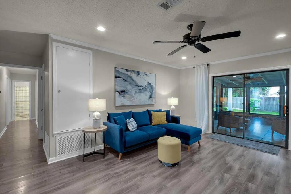 Quiet Relaxing Home - Close To Downtown & Beach 4Br-2Bt ペンサコーラ エクステリア 写真