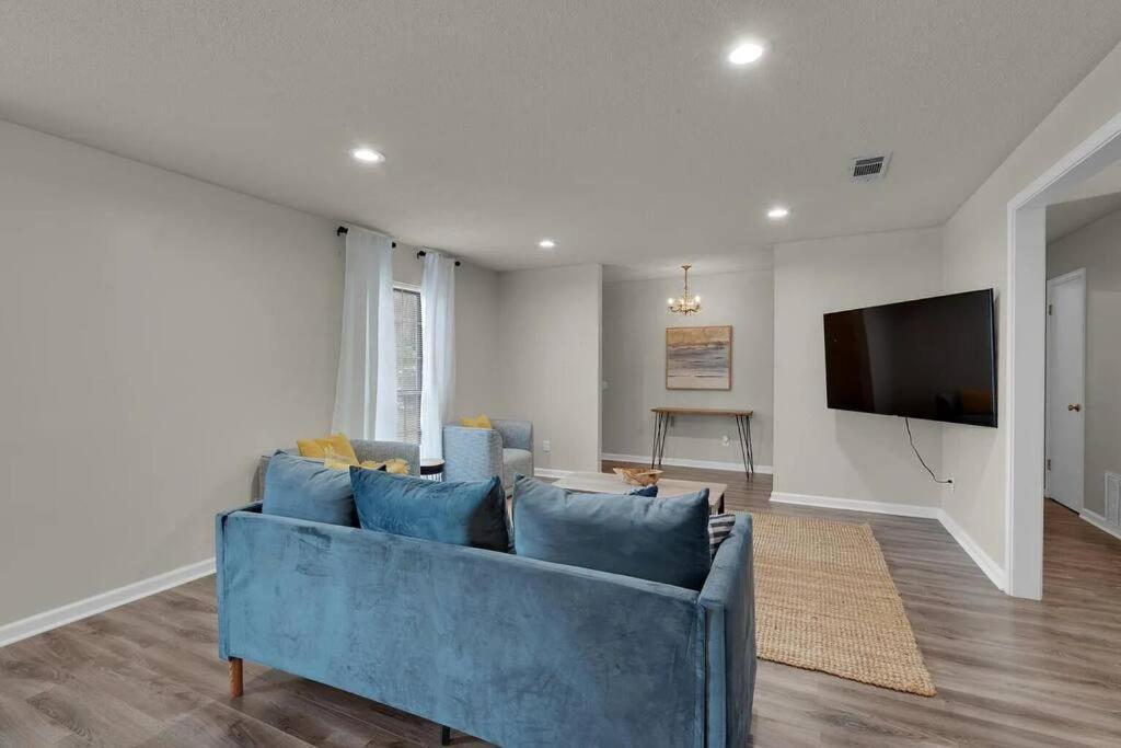Quiet Relaxing Home - Close To Downtown & Beach 4Br-2Bt ペンサコーラ エクステリア 写真