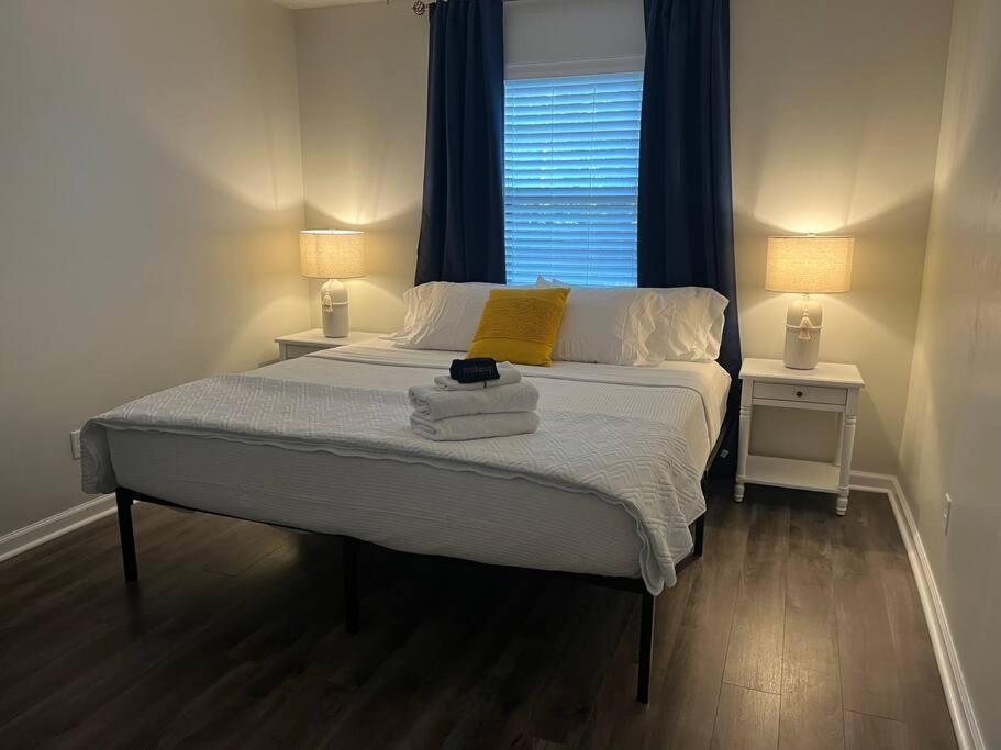 Quiet Relaxing Home - Close To Downtown & Beach 4Br-2Bt ペンサコーラ エクステリア 写真
