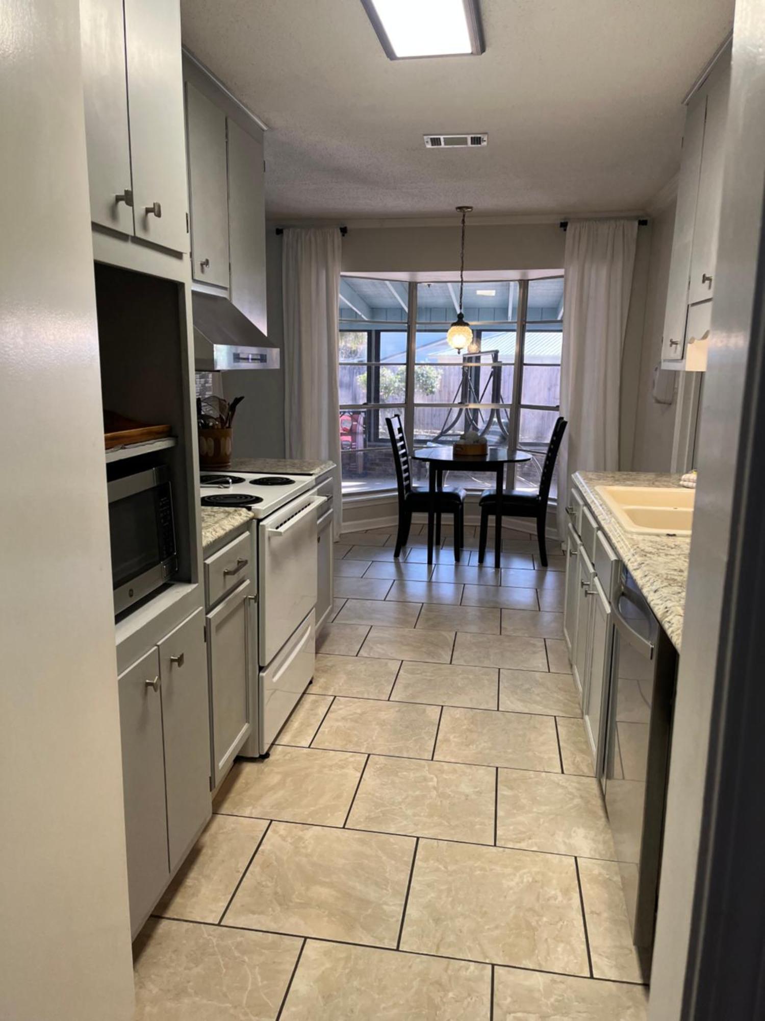 Quiet Relaxing Home - Close To Downtown & Beach 4Br-2Bt ペンサコーラ エクステリア 写真
